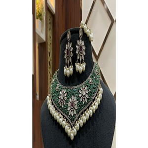Éblouissantes Éclats Élégants : Parure de Mariée Ethnique en Laiton Plaqué Or avec Zircon Scintillant pour Femme – Idéale pour Fiançailles et Anniversaire - Product Image 1