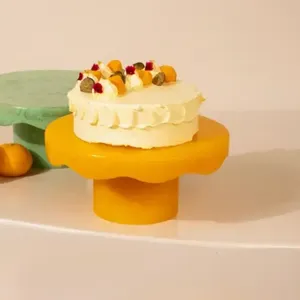 Hermoso Soporte para Pastel de Resina Ecológico Hecho a Mano, Apto para Lavavajillas, para Cumpleaños, Bodas, Aniversarios, Baby Shower y Fiestas - Product Image 2