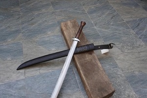 Espada Vikinga Hecha a Mano de Acero al Carbono, Hoja Recta, Mango de Madera, Grado Industrial, Grosor de 0.6 mm - Product Image 3