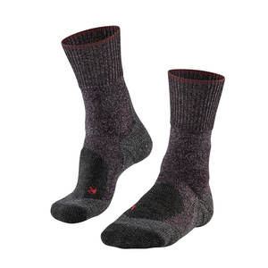 Chaussettes pour un confort quotidien des pieds, conçues avec des fibres douces et une construction tricotée flexible - Product Image 1
