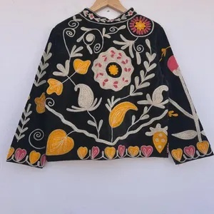 Veste en velours Suzani tendance, faite à la main, brodée de fleurs, manteau d'hiver bohème, veste Suzani personnalisée - Product Image 3