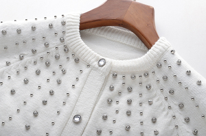 Cardigan tricoté tendance 2026 pour femme, col rond, manches longues, perlé, couleur unie, anti-boulochage, longueur standard - Product Image 3