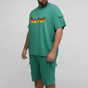 Ensemble 2 pièces personnalisé pour homme en coton épais 100 %, t-shirt et short d'été avec logo imprimé DTG personnalisé, séchage rapide, couleur unie - Product Image 1