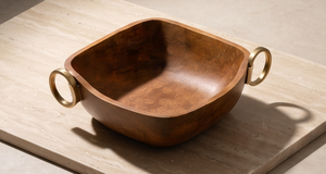 Bol de service moderne en bois de noyer carré avec poignées en laiton, vaisselle de luxe en bois de manguier - Product Image 5