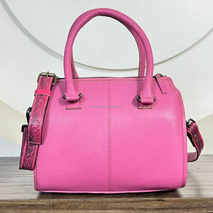 Nouveau Sac de Voyage Grande Capacité en Cuir de Vachette Façonné à la Main 20206, Sac Polochon Cœur en Peau de Bœuf avec Poils, Tendance Cowgirl pour Femme - Product Image 5