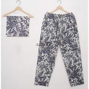 ชุดนอนผ้าฝ้ายพิมพ์ลายดอกไม้สุดหรูสำหรับฤดูร้อน ขายดีที่สุด ระบายอากาศได้ดี นุ่มสบาย มีหลายขนาดให้เลือกสำหรับผู้หญิง จากอินเดีย - Product Image 4