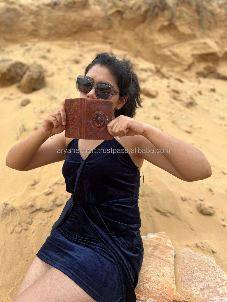 สีน้ำตาล