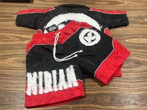 Conjunto Deportivo de Dos Piezas con Logotipo Personalizado Bordado, Chaqueta Cortavientos y Pantalones Cortos de Nailon de Alta Calidad para Hombre - Product Image 6