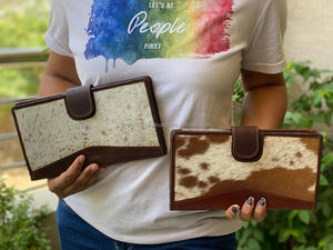 Portefeuille en cuir de vachette, portefeuille en cuir à poils, agenda en cuir, portefeuille pour femme - Product Image 4