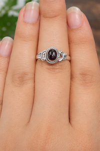 Natural <b>Garnet</b> Gemstone 925 Sterling <b>Silver</b> <b>Ring</b> Handmade Oval Cabochon <b>Garnet</b> <b>Ring</b> for Women Vintage Designer Red Stone Jewelry - Product Image 2