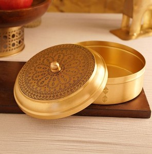 Boîte à épices Masala en laiton artisanale, ensemble de boîtes à épices pour la cuisine, boîte à Masala très demandée provenant d'un fabricant indien - Product Image 3