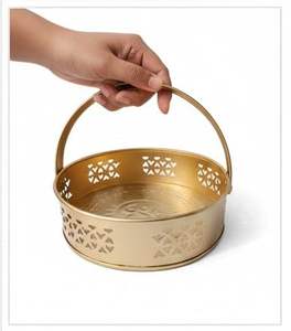 Cesta de Metal para Pooja con Asa, Dalia Dorada para Templo, Hogar, Mandir, Ofrenda Tradicional de Flores y Prasad - Product Image 6
