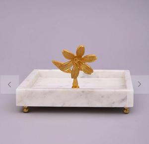 Porte-serviettes en métal fait main, motif floral, avec plateau décoratif en tissu rouge pour la table - Product Image 4