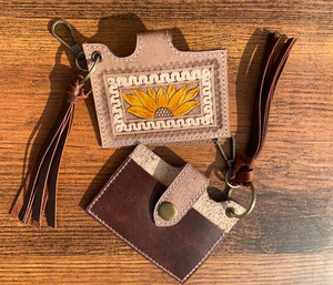 Nouvel arrivage d'étuis porte-cartes ATM en cuir véritable fleuri élégant et mignon petit porte-cartes à pompons de la mode occidentale avec porte-clés - Product Image 5