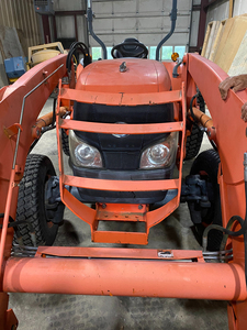 Tracteur L4240HST 2008 – Équipement Premium Prêt à l'Exportation, Robuste, Approvisionnement en Gros - Product Image 3