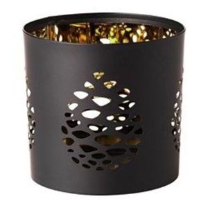 Porte-bougie votif en métal unique, soigneusement conçu pour enrichir le décor avec une lumière chaleureuse et un attrait artisanal. - Product Image 2