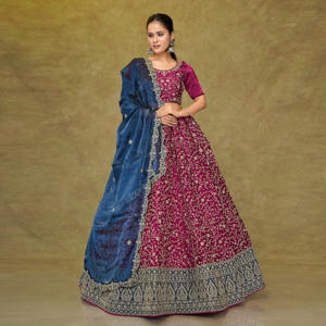 Conjunto de Lehenga Choli con bordado delicado y ribete llamativo |   Elegante Traje de Fiesta para Mujer, Estilo Bollywood, para Bodas y Eventos Festivos - Product Image 2