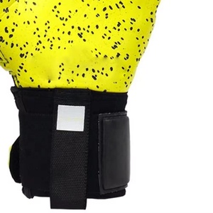 Gants de gardien de but de football en latex allemand jaune de qualité supérieure, design personnalisé, avec sangle en latex allemand, coupe négative - Product Image 4