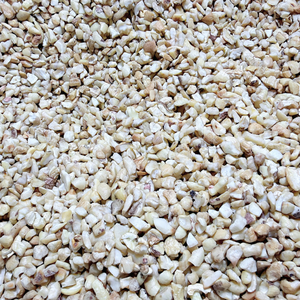 Trusted Supplier Kaju Cashew Nuts SANTIGO Nuts Kernels Cheap Bulk Broken Kaju - Product Image 1