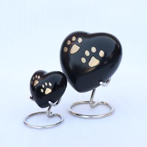 Urne funéraire moderne en laiton de haute qualité pour animaux de compagnie, en forme de cœur, gravée, pour le stockage des cendres, fabriquée à la main - Product Image 4