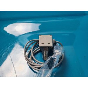 Pressostat numérique SMC ISE40A-C4-T-M, utilisé comme pièce détachée pour équipement semi-conducteur d'occasion - Product Image 2