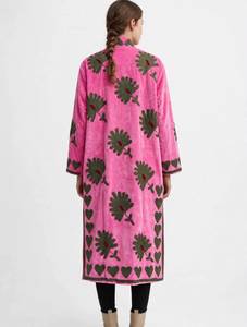 Bata de terciopelo rosa tejida con patrón floral bordado a mano, cuello mandarín, manga larga, largo completo, para invierno, relleno de algodón - Product Image 2