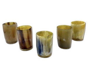 Tazas para Beber Hechas a Mano con Cuerno de Búfalo Ecológico, Símbolos Nórdicos Modernos Tallados, Forma Natural, Arte Coleccionable Decorativo Global - Product Image 1