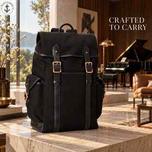 Sac à dos à rabat en toile noire avec boucles en laiton et poches latérales |   Sac à dos de style vintage avec poignée supérieure arrondie et sangles avant - Product Image 2