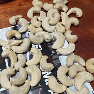 Noix de cajou du Vietnam W240, 100% naturelles, certifiées USDA / UE biologiques, pour l'approvisionnement en vrac d'ingrédients alimentaires et la transformation. - Product Image 3