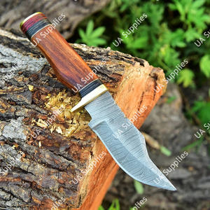 Couteau de chasse tactique EDC en acier Damas ultra-affûté de haute qualité, manche en bois de rose et laiton, fabrication OEM/ODM, vente directe usine, faible MOQ - Product Image 3