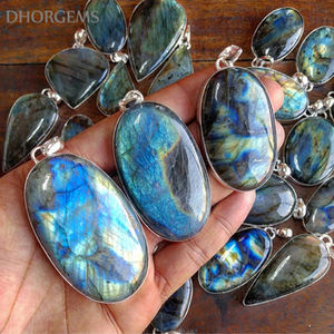 Pendentif en labradorite multicolore en gros, bijoux faits à la main, serti en argent classique, cadeau idéal pour mariages - Product Image 3