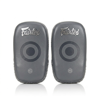 Almohadilla de Entrenamiento Manual Fairtex, Construcción Premium para Entrenamiento Físico, Coaching y Mejora de Habilidades