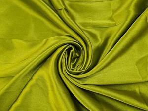 Tissu satiné en polyester pur, qualité export, surface lisse et brillante, tombé fluide et doux, pour robes de soirée, lingerie et articles décoratifs. - Product Image 3