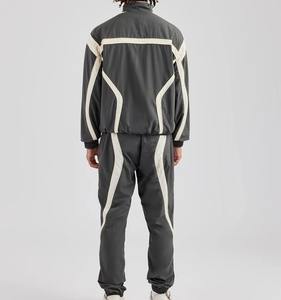 Chaqueta y Pantalones Deportivos de Poliéster y Nailon para Hombre, Diseño Personalizado con Bloques de Color y Parches, Chaqueta con Cierre y Pantalones Deportivos - Product Image 6