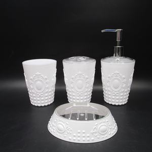 Distributeur de savon en acrylique Jewel Kitchen Sink - Product Image 3