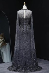 Robe de soirée sirène en gros sur le thème nautique, brodée de perles et de sequins en forme d'étoile de mer, avec cape en mousseline de soie - Product Image 4