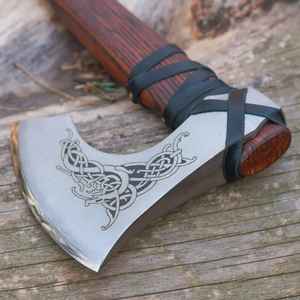 ขวานเหล็กกล้าคาร์บอนสูงเกรดอุตสาหกรรม ทำมือ สไตล์ไวกิ้ง พร้อมด้ามไม้และปลอกหนัง สำหรับงาน DIY พร้อมปลอก - Product Image 6