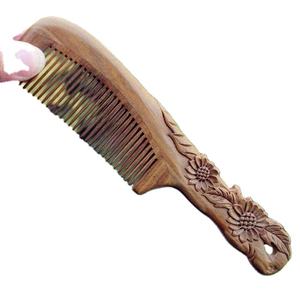 Peigne à cheveux en bois fait à la main avec style à la mode Salon convivial et utilisation commerciale de l'Inde Peigne en bois en gros à vendre - Product Image 3