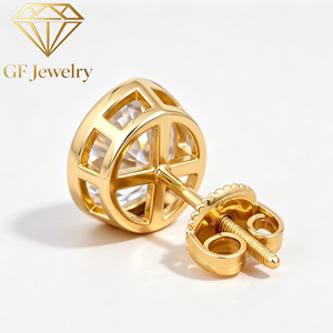 Boucles d'oreilles clous en or jaune 18 carats avec diamant de laboratoire taille poire serti clos, bijoux de luxe de fabricant - Product Image 2