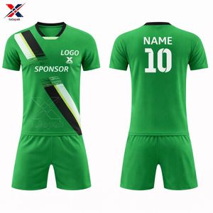 Ensemble de maillots et shorts de football respirants à séchage rapide haute performance 100% polyester unisexe pour adultes Tenue officielle d'équipe Vente en gros - Product Image 6