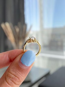 Anillo Floral con Diamantes de Corte Ovalado de 1.02CT, Cultivados en Laboratorio, con Oro Sólido de 14K, para Bodas, Fiestas y Ocasiones Especiales - Product Image 4