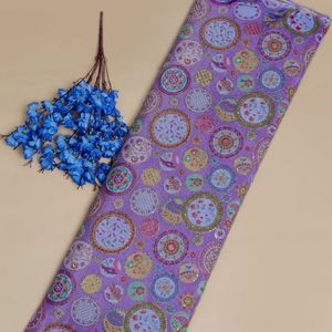 Tissu en crêpe tricoté de poids moyen, exquis, doux, lavande, avec broderie mandala circulaire et accentuations de paillettes scintillantes, sur mesure - Product Image 1