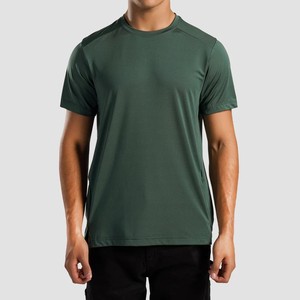 T-shirt Homme Personnalisé à Logo Frontal Coupe Slim Uni Manches Courtes Été Maille Col Rond Séchage Rapide Respirant Confortable Vente en Gros - Product Image 1