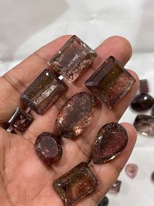 Piedra Preciosa Natural Super Siete Facetada en Forma de Pera y Corte Ovalado para la Fabricación de Joyas - Product Image 1