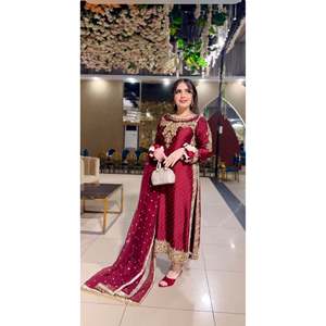 NSR Trendy Top-Bottom rojo para mujer y Dupatta Set con bordado pesado y trabajo de secuencia Talla L - Product Image 5