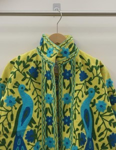 Veste en velours brodée à la main de style vintage Suzani, broderie paon, manteau bohème, vêtement d'extérieur artisanal indien, blazer d'hiver - Product Image 5