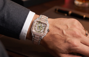 นาฬิกาข้อมือ Briva Luxury รุ่นสีทองเงิน หน้าปัดทรงสี่เหลี่ยม ประดับเพชร ตัวเลขโรมัน ระบบควอตซ์ เป็นมิตรต่อสิ่งแวดล้อม กันน้ำได้ 10 บาร์ - Product Image 2