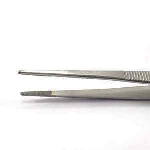 Pince à pansements TC 5,5'' (14 cm) droite en acier inoxydable allemand, manuelle, pour usage médical et chirurgical - Product Image 3