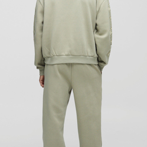 Conjunto de Sudadera con Capucha y Pantalones Deportivos de Felpa Gruesa con Logotipo Personalizado, Estilo Urbano, Transpirable, para Invierno - Product Image 5