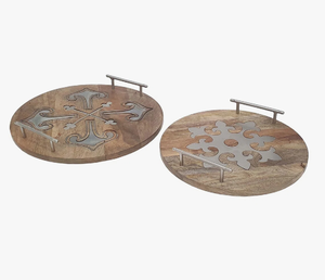 Bandeja DE SERVICIO DE MADERA única con detalles de diseño tallado ideal para exhibir aperitivos, postres y bebidas para bodas en casa - Product Image 4